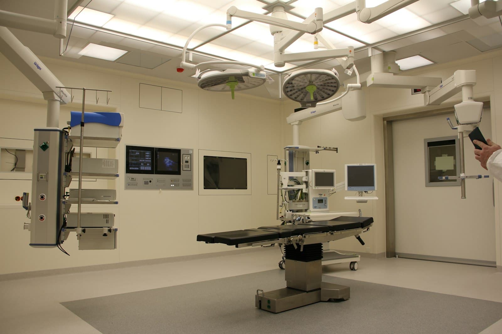 MASH Procurement in Canada: Cities, Schools, Hospitals, and What Buyers Expect
